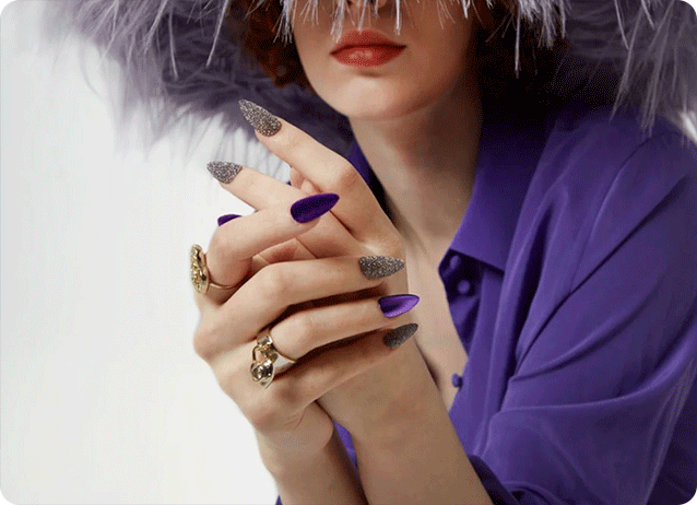 Chrome and reflective nail trend