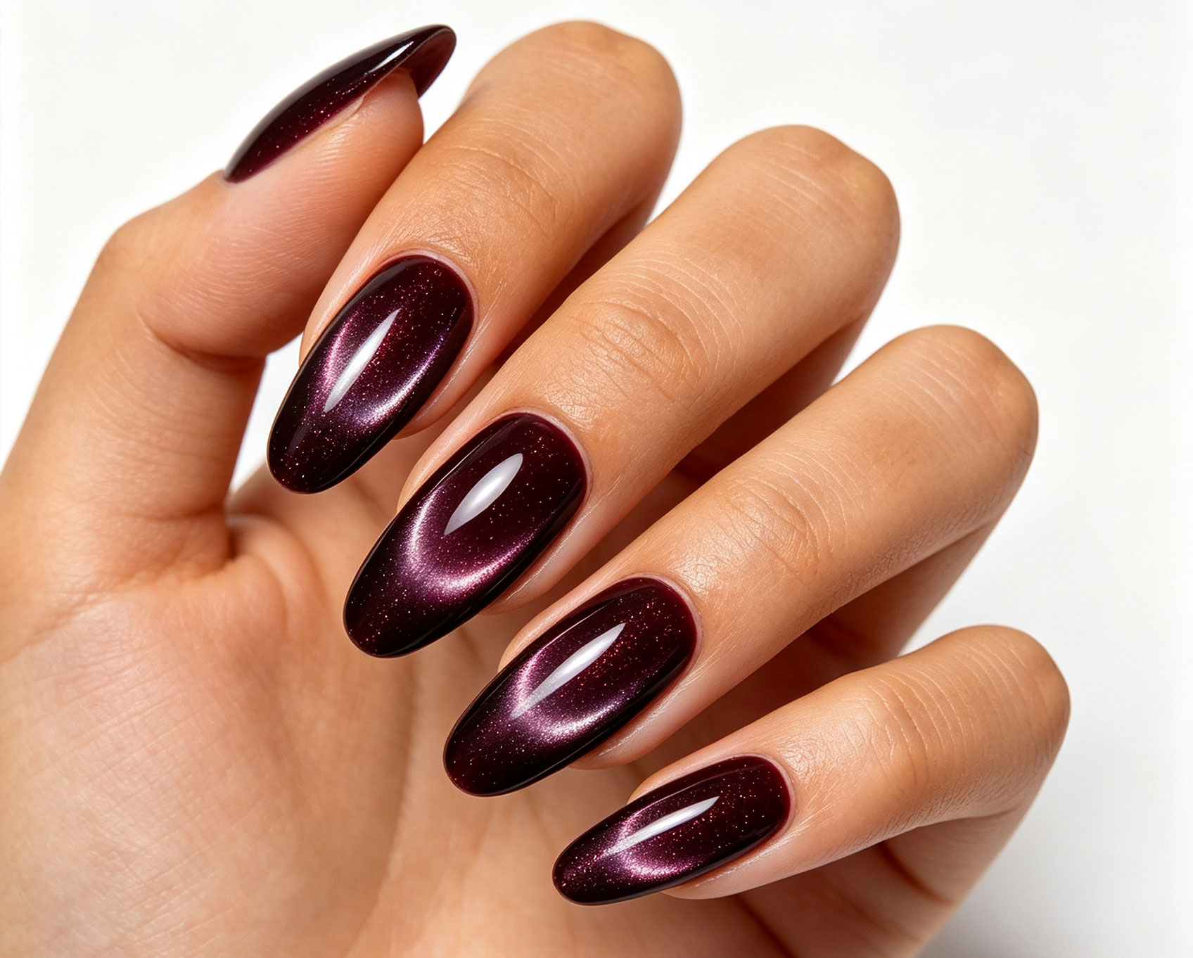Classic cat eye nail effect